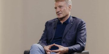 Греф фразой «не наш стиль» оценил возможность сюрпризов рынку от «Сбера»