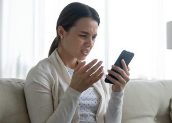 Как наказать за оскорбления в домовом чате. Советы юриста