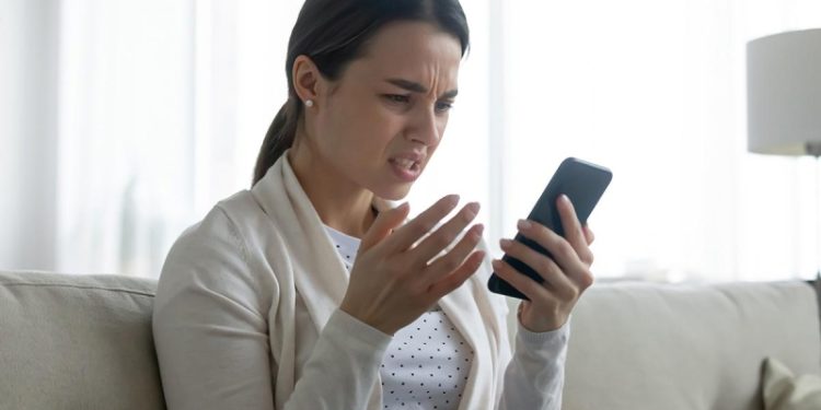 Как наказать за оскорбления в домовом чате. Советы юриста