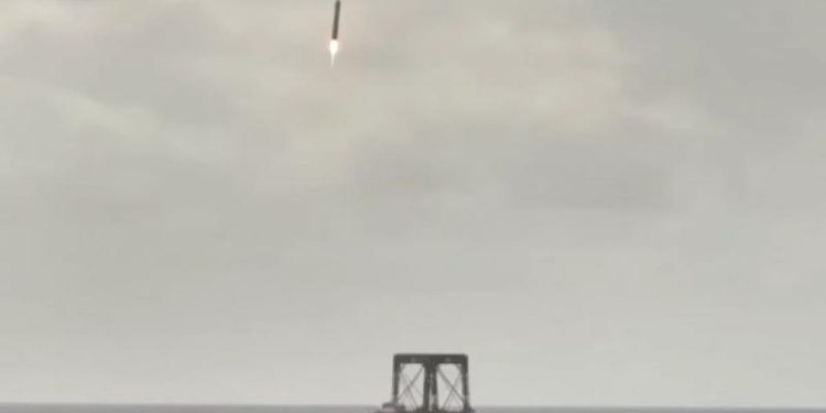 Китай успешно вернул первую ступень ракеты «Чанчжэн-10»