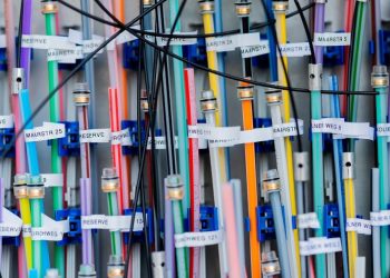 Китайское оптоволокно для российских компаний подорожало почти в три раза