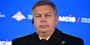 Костюков присутствует на совещании Путина с Советом безопасности