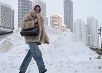 Куда жаловаться на плохую уборку снега и льда