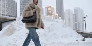 Куда жаловаться на плохую уборку снега и льда