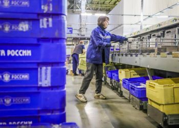 Мишустин обозначил два направления решения проблемы «Почты России»