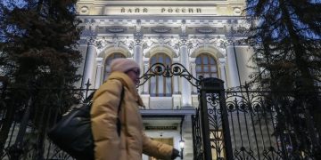 Мишустин ответил на критику в адрес ЦБ фразой про устранение угрозы