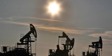 Новак раскрыл, на сколько лет России хватит нефти