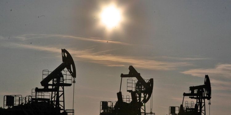 Новак раскрыл, на сколько лет России хватит нефти