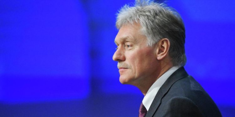 Песков назвал отношения России и ОАЭ широкоформатными