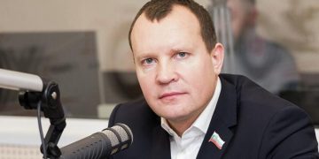 Псковский депутат лишился мандата из-за счета в иностранном банке