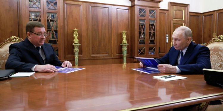 Путин поручил Росимуществу помогать властям новых регионов