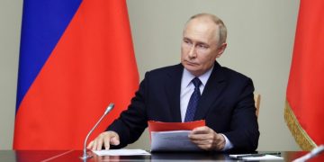 Путин провел оперативное совещание с постоянными членами Совбеза