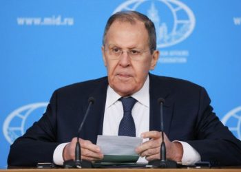 Россия будет настойчиво бороться с двойными стандартами, заявил Лавров