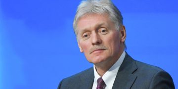 Россия остается открытой для диалога с Европой, заявил Песков