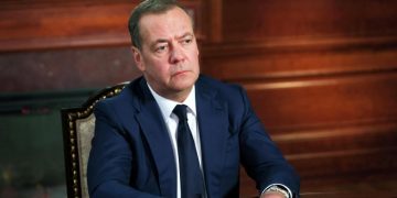 Россияне определяют будущее государства, заявил Медведев