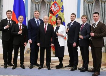 Служат стране и прогрессу. Президент объяснил, за что наградил учёных