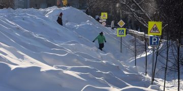 В Госдуме предложили увеличить штрафы за плохую уборку снега во дворах
