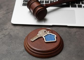 ВС разрешил изъять единственное жилье наследника за долги отца