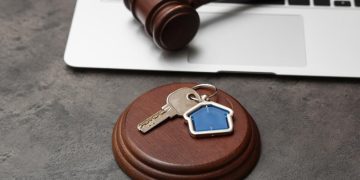 ВС разрешил изъять единственное жилье наследника за долги отца