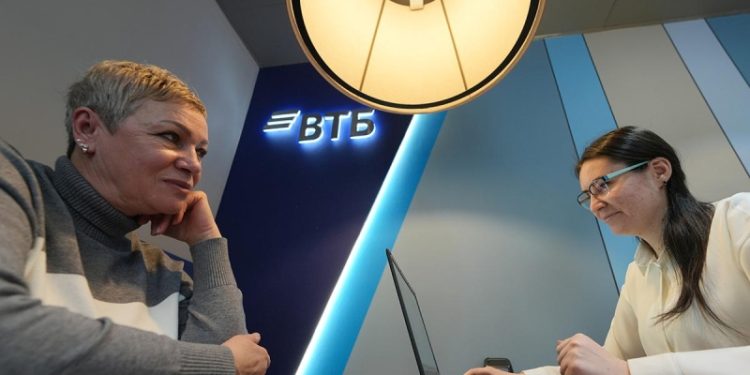 ВТБ снизил первый взнос по рыночной ипотеке