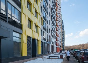 За год спрос на новостройки Москвы снизился, а в Подмосковье вырос