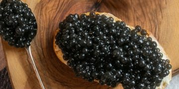 Царский деликатес: как чёрная икра стала символом русской гастрономии