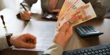 Доля сделок с недвижимостью за наличные в России достигла рекордных