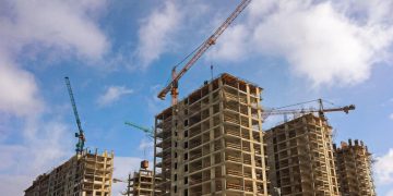 Эффект «долговых хвостов»: как мораторий на штрафы влияет на застройщиков