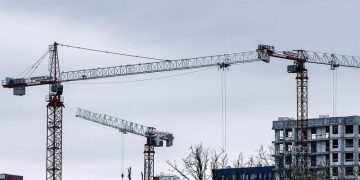 Эксперты предрекли спад инвестиций в землю под жилье до минимума за 6