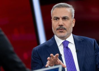 Глава МИД Турции провел разговор с иранским коллегой, сообщил источник