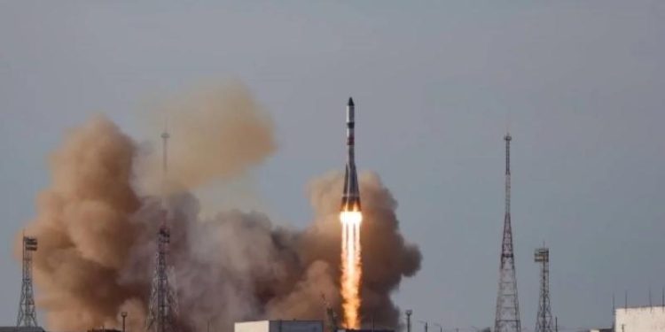 Грузовой корабль «Прогресс МС-33» пристыковали к МКС в ручном режиме