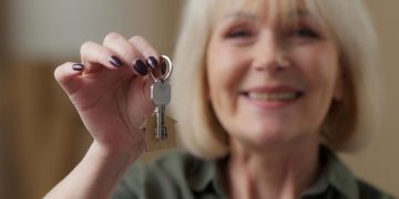 Как арендатору квартиры проверить наймодателя и на что обратить внимание