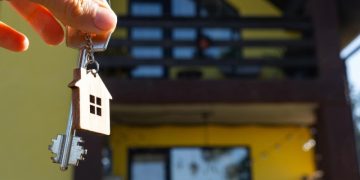 Как избежать встречи с мошенниками на загородном рынке жилья