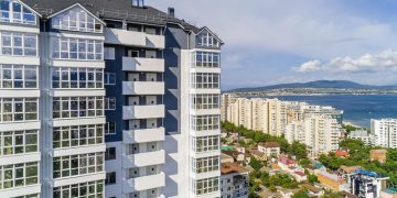 Какую недвижимость на курорте можно купить по цене квартиры в Москве