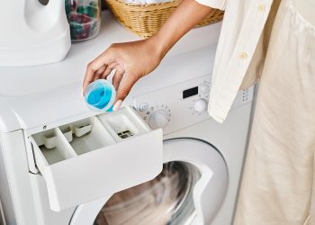 Куда заливать гель в стиральной машине: в какой отсек, можно ли в барабан
