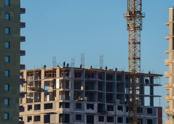 Мораторий отменили. Сколько заплатят дольщикам за задержку передачи