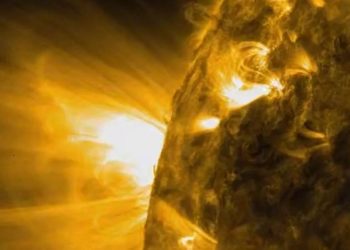 На Солнце произошла первая за три недели сильная вспышка