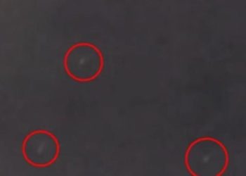 Очевидцы засняли над Нью-Йорком гонку трех загадочных НЛО