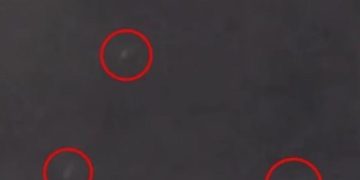 Очевидцы засняли над Нью-Йорком гонку трех загадочных НЛО