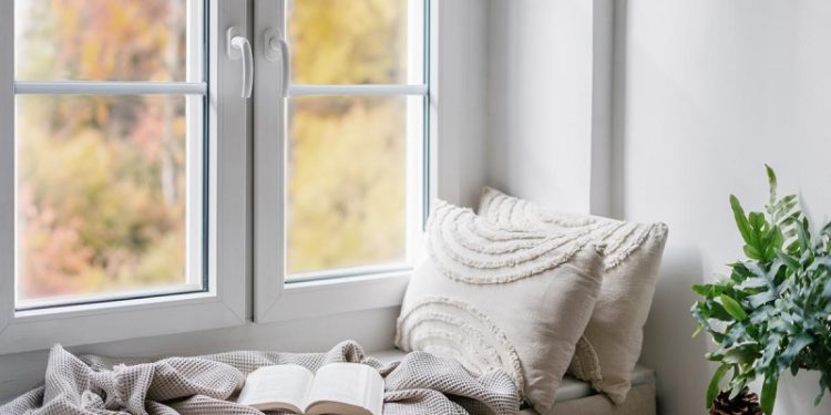 От барной стойки до оранжереи: как использовать подоконник в квартире