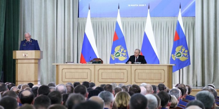 Путин надеется, что прокуратура продолжит эффективно работать