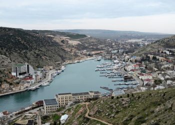 Путин проведет совещание с правительством по Крыму и Севастополю