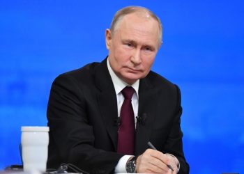 Путин установил 15 мая День военно-политических органов в ВС
