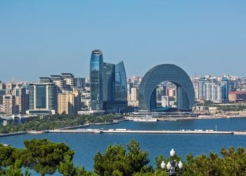 Россияне лидируют по покупке жилья в Азербайджане. В чем основные причины