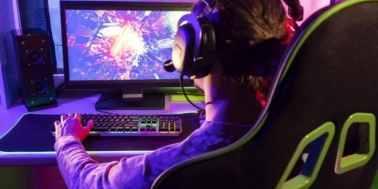 Sleep Medicine: час видеоигр перед сном не ухудшает сон и снижает стресс