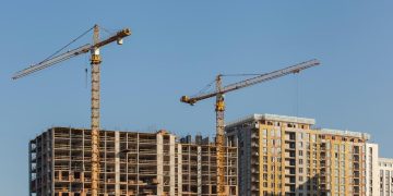 Спрос на новостройки в Подмосковье упал на треть в феврале