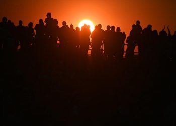 Средняя зарплата в России за месяц выросла на ₽40 тыс.