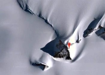 Тайна трёх вершин. В Антарктиде замечены «пирамиды», как в Египте