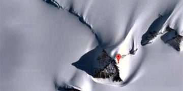 Тайна трёх вершин. В Антарктиде замечены «пирамиды», как в Египте