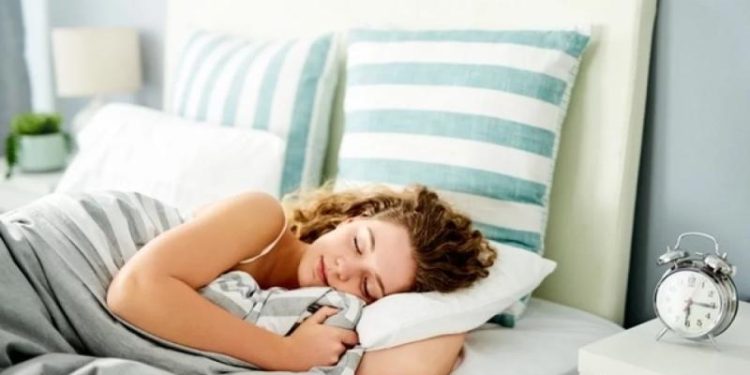 Ученые из Китая назвали точное количество часов сна, необходимое человеку